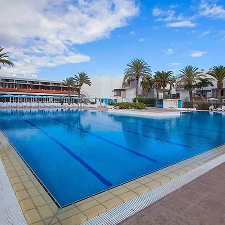 Primavera Apartahotel *
